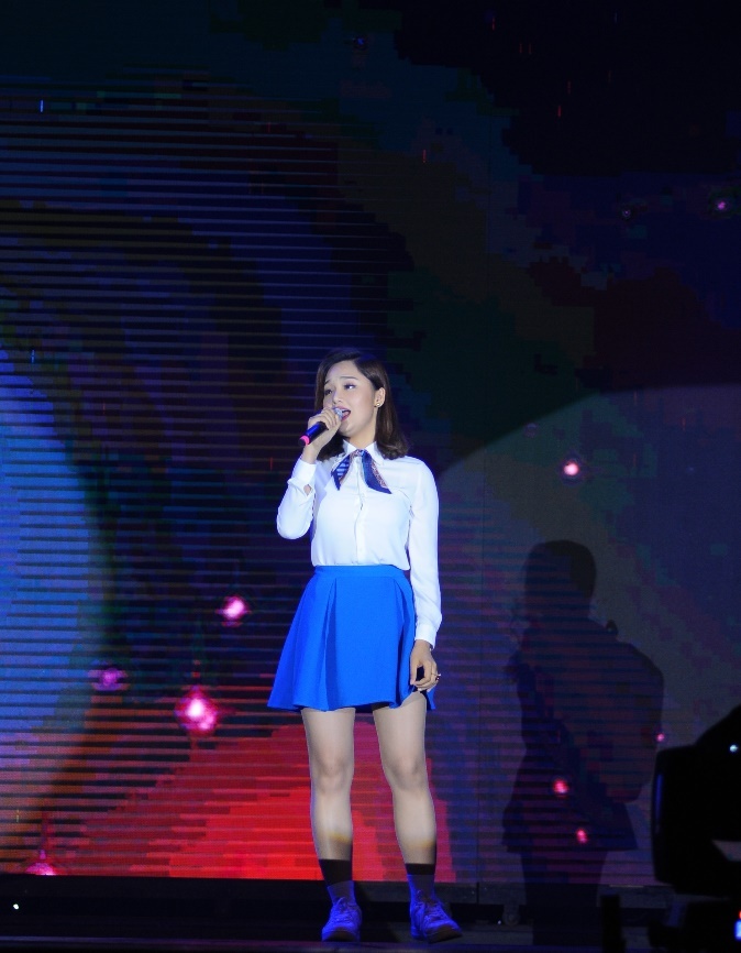 Miu Le hat nhac kich anh 1