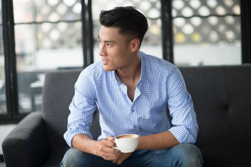 Mac Hong Quan: ‘Nguoi yeu la gia dinh, san bong la nha’ hinh anh