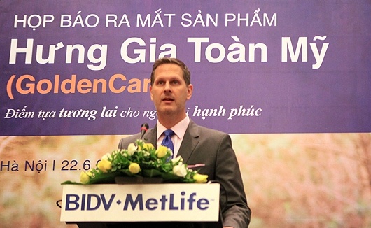 TGD BIDV MetLife: 'Thi truong bao hiem Viet Nam con tang' hinh anh