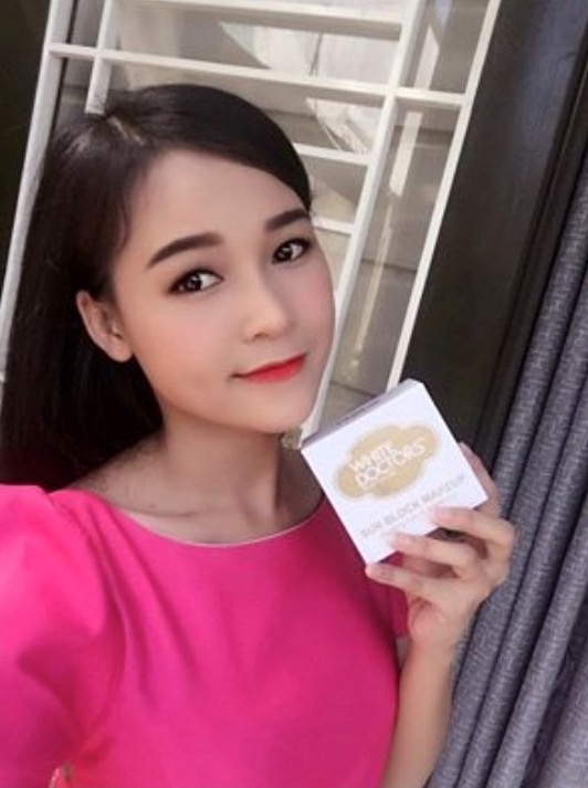 Bi quyet duong da trang min sau 3 tuan cua hot girl Sam hinh anh