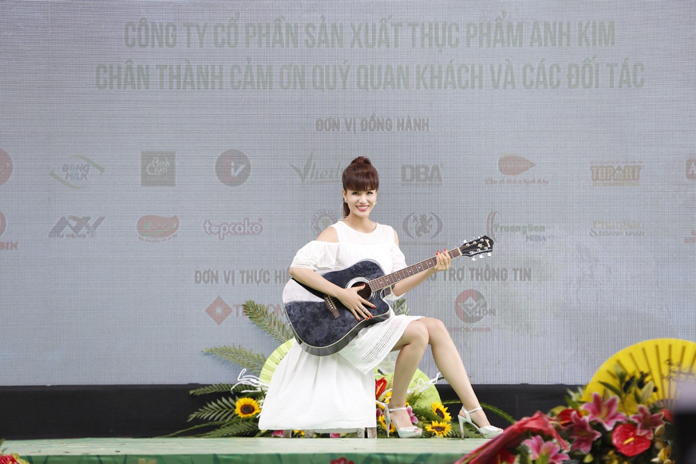 Ngay hoi gia dinh cua thuc pham Cay Thi anh 4