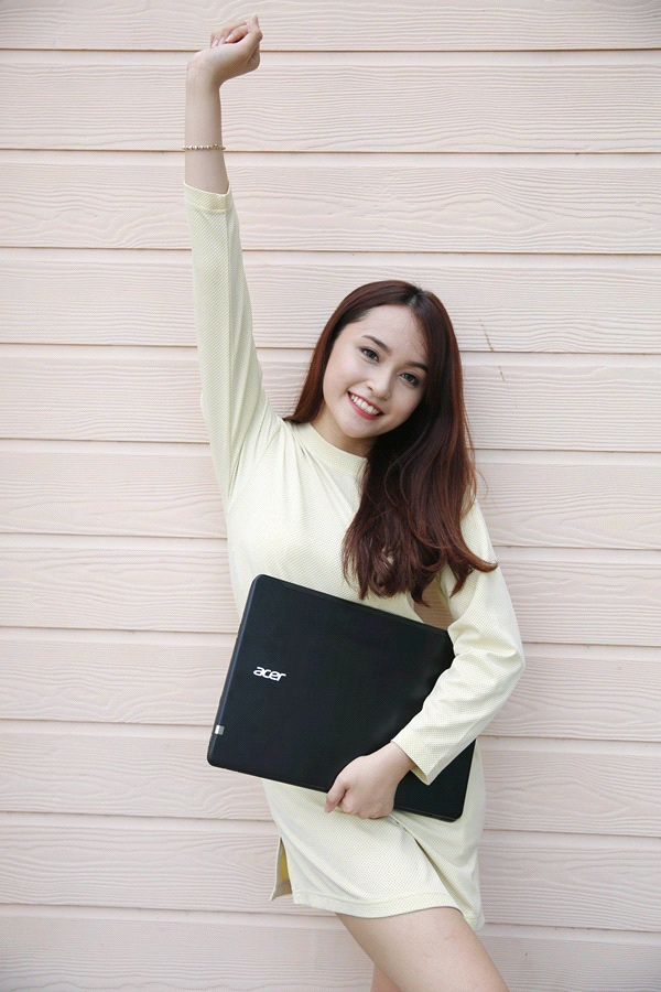 Acer Aspire F5,  laptop cho sinh vien anh 2