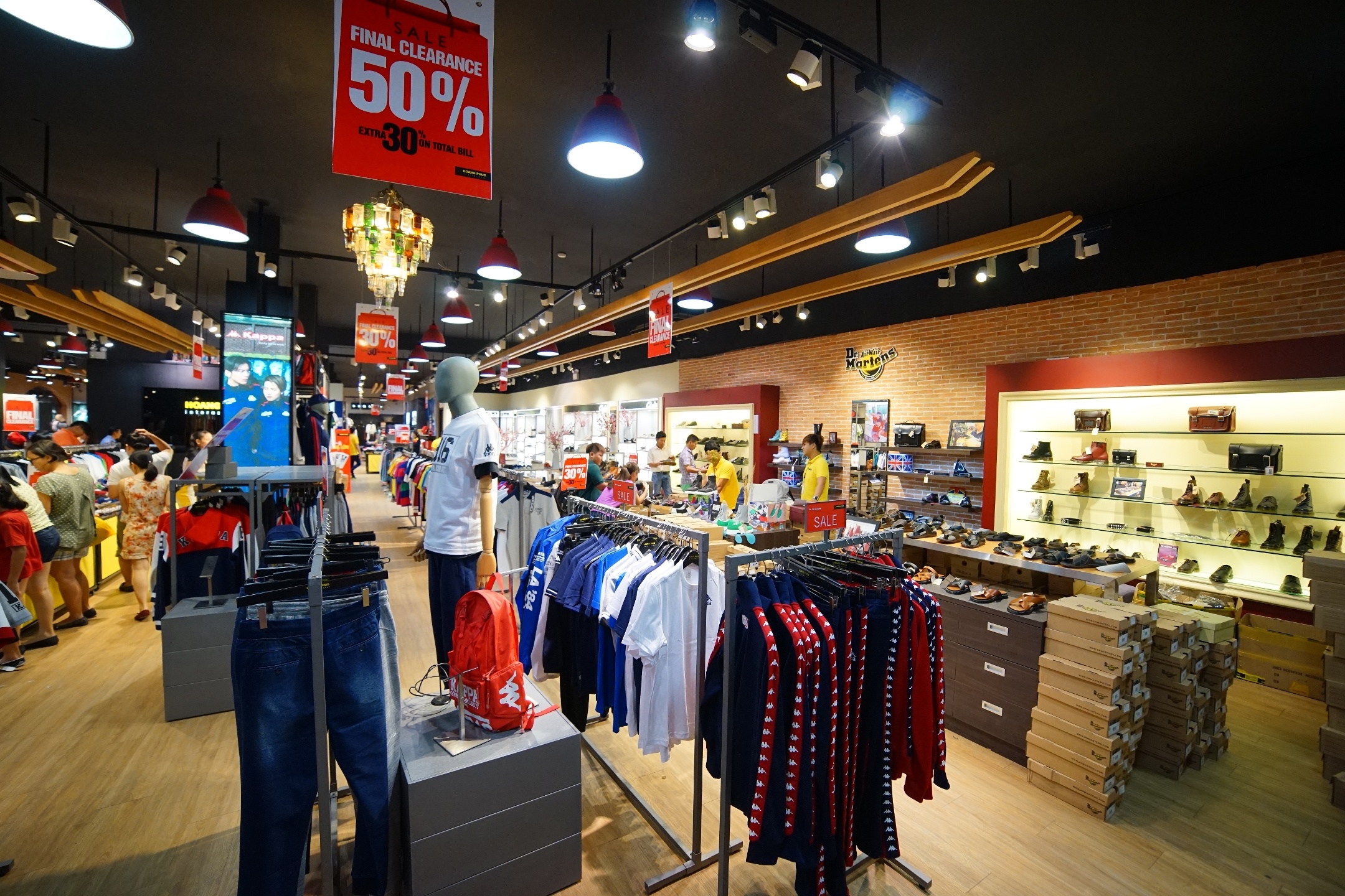 Hoang Phuc International giam gia anh 1