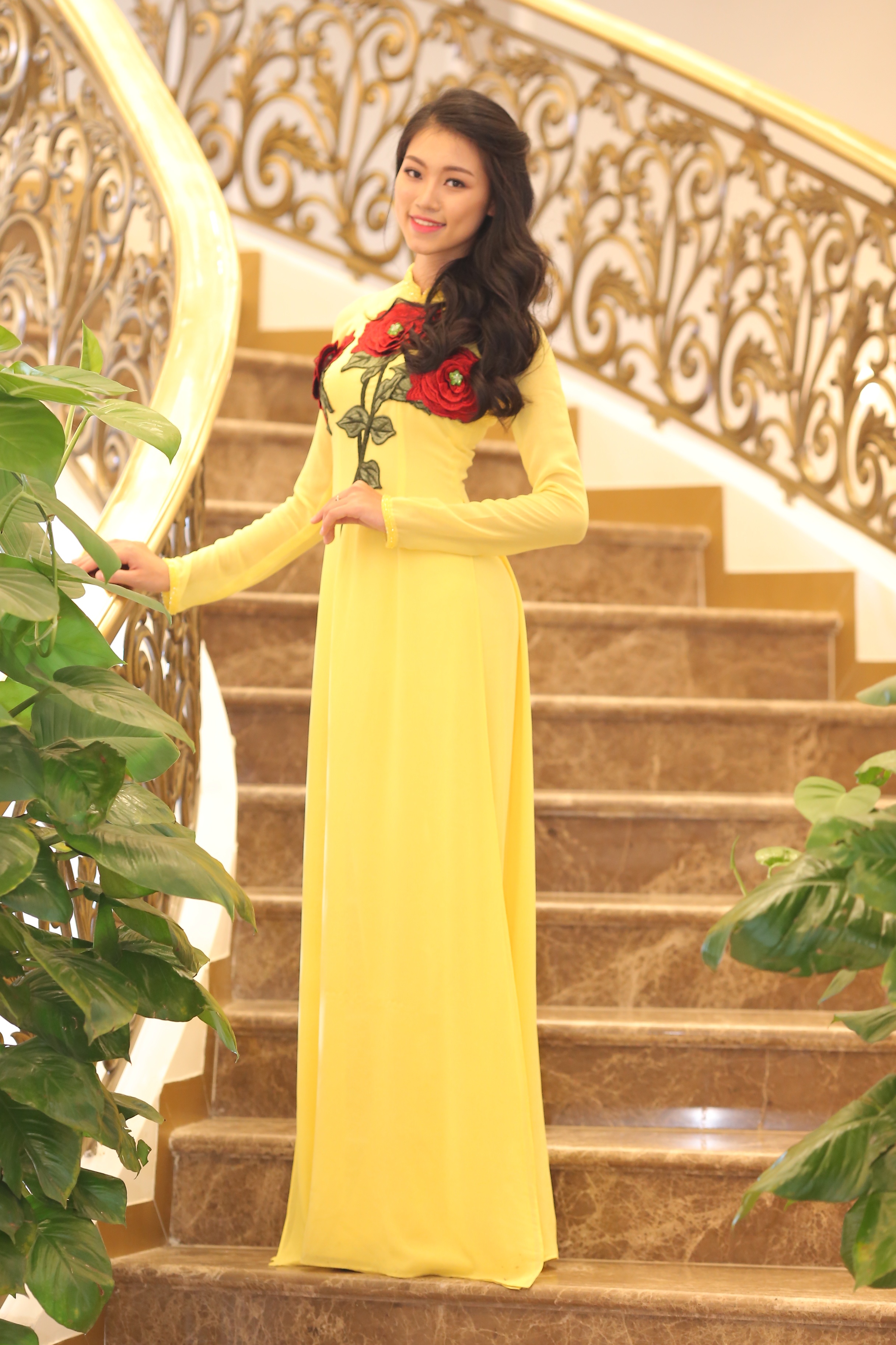 HH Ban sac Viet toan cau trinh dien bikini anh 1