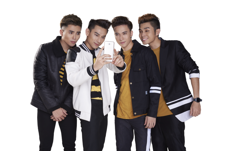 Cac chang trai 365 'cuong' giai tri bang dien thoai hinh anh