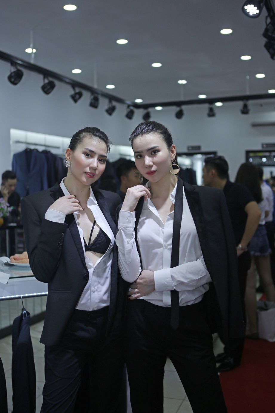 Thư Huyền diện trang phục menwear của PN Men ảnh 2 Thu Huyen dien trang phuc menwear cua PN Men anh 2