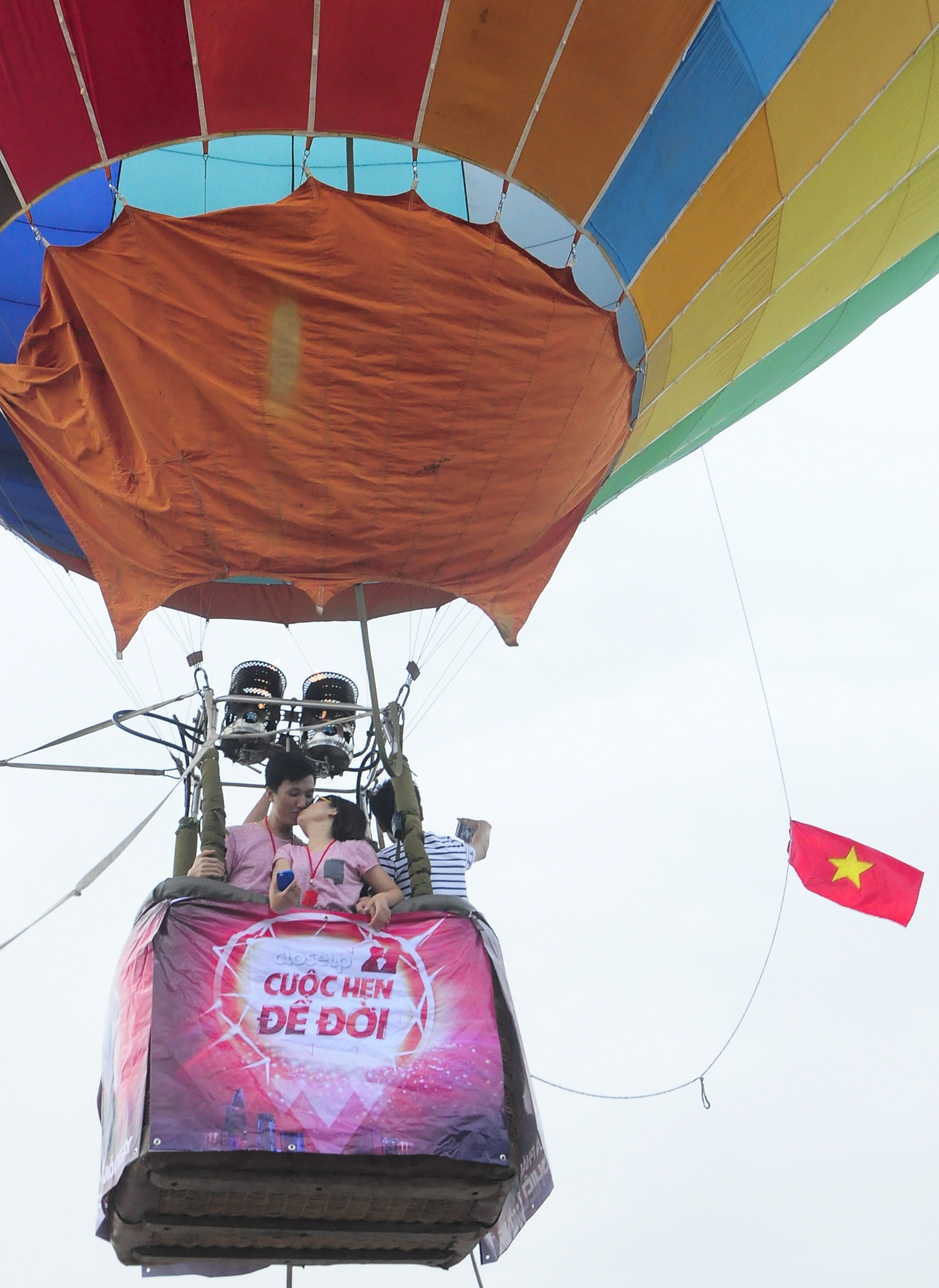 Noo,  Issac,  Toc Tien chay het minh o Cuoc hen de d anh 11