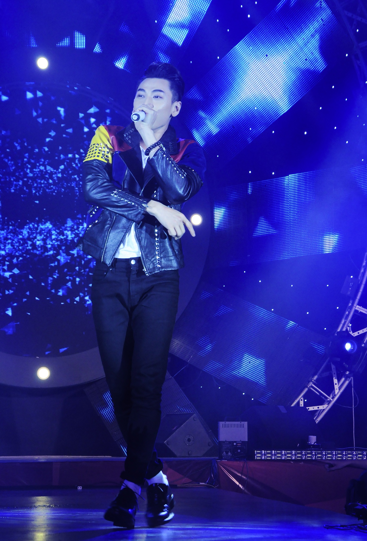 Noo,  Issac,  Toc Tien chay het minh o Cuoc hen de d anh 3