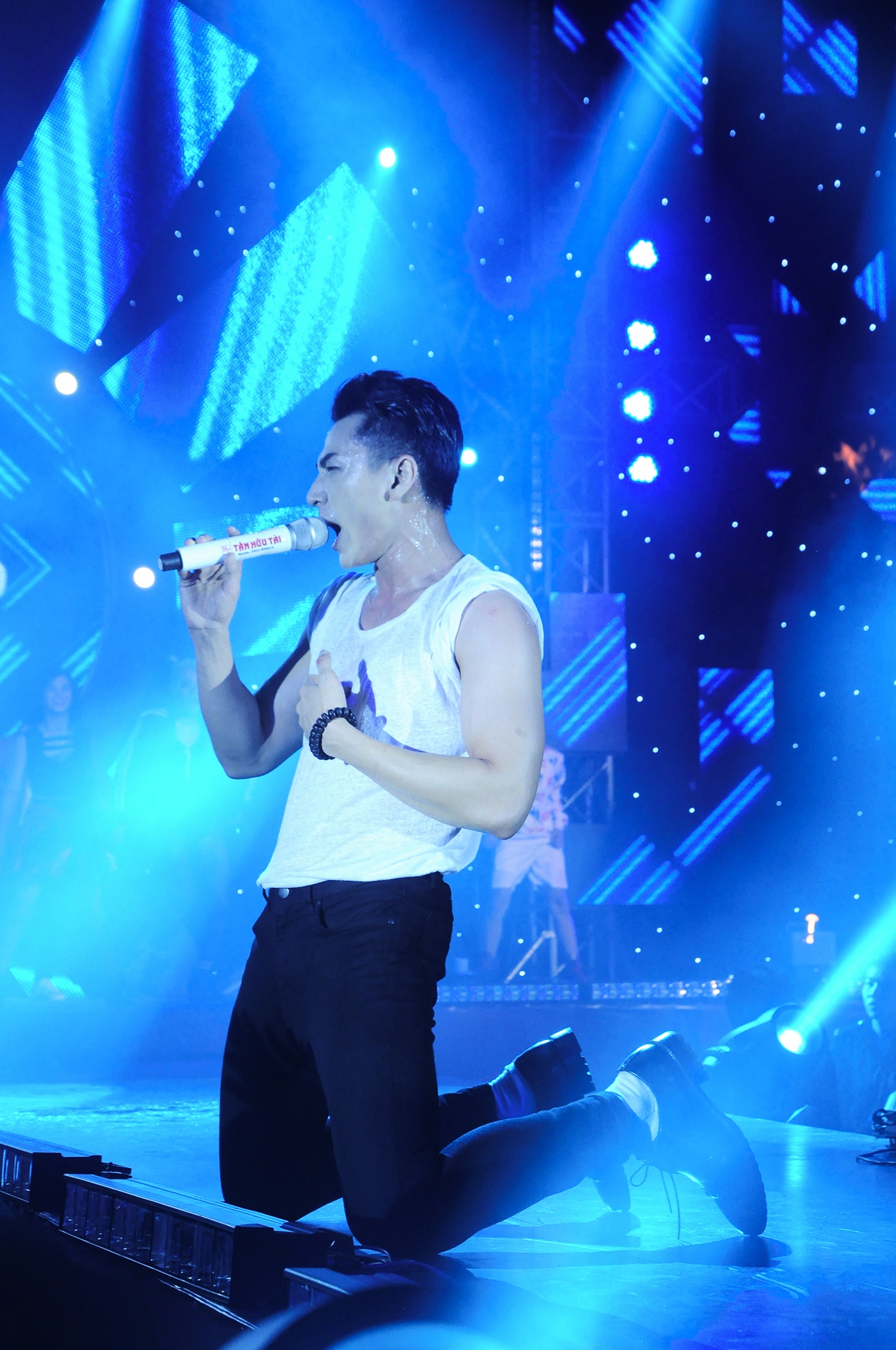 Noo,  Issac,  Toc Tien chay het minh o Cuoc hen de d anh 4