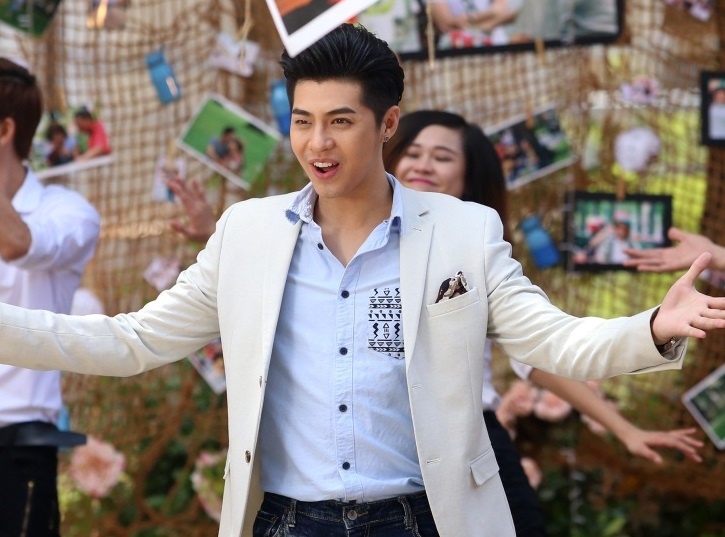 Noo Phuoc Thinh chuc cac si tu tam vung, mat sang hinh anh