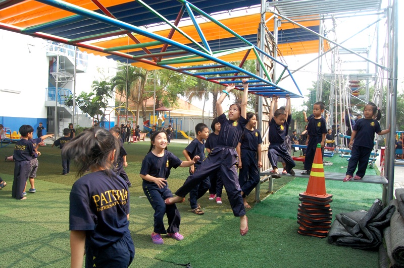 Tieu hoc Pathway cong bo hoc bong trieu do anh 1