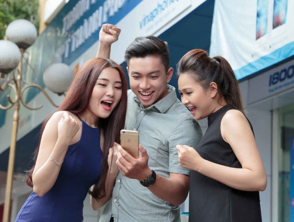 32.000 khach hang trung giai nhan ky niem 20 nam VinaPhone hinh anh