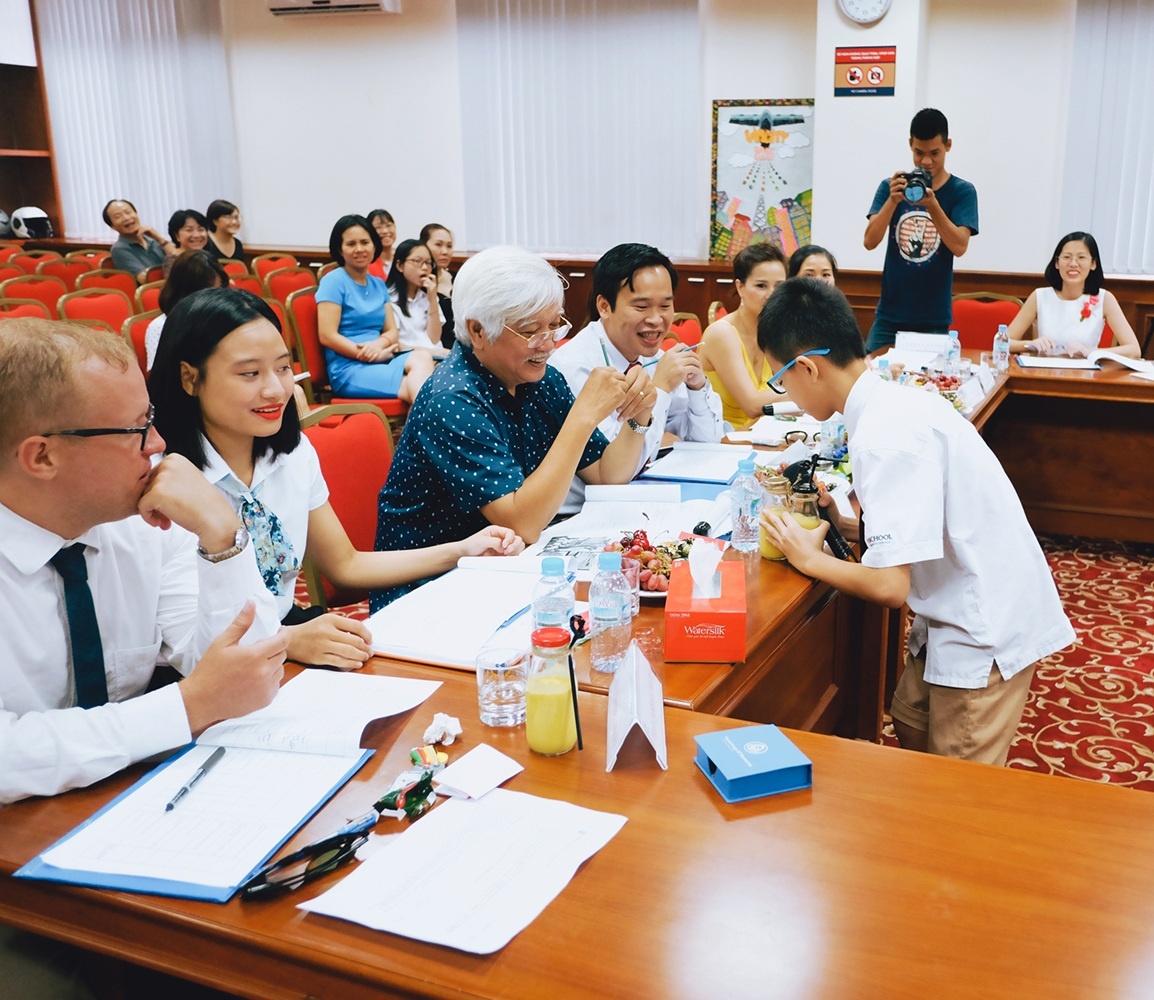 Hoc sinh Viet quang ba dat nuoc qua tranh Dong Ho, quan ho hinh anh