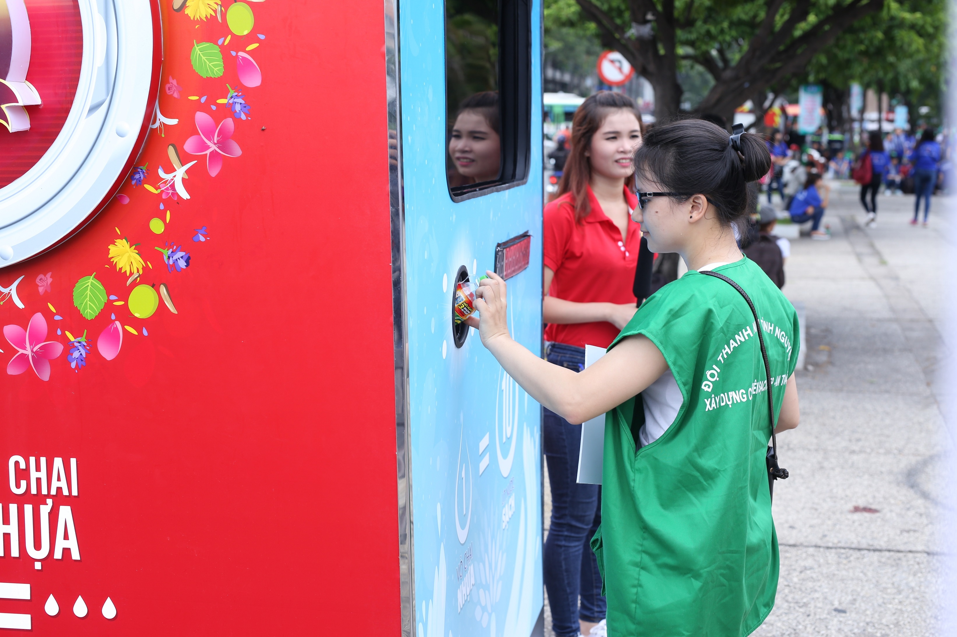 Phi Nhung tham gia Hanh dong nho - Y nghia lon anh 8