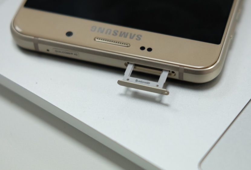 Galaxy A9 Pro 2016 man hinh lon,  pin 5.000 mAh anh 6