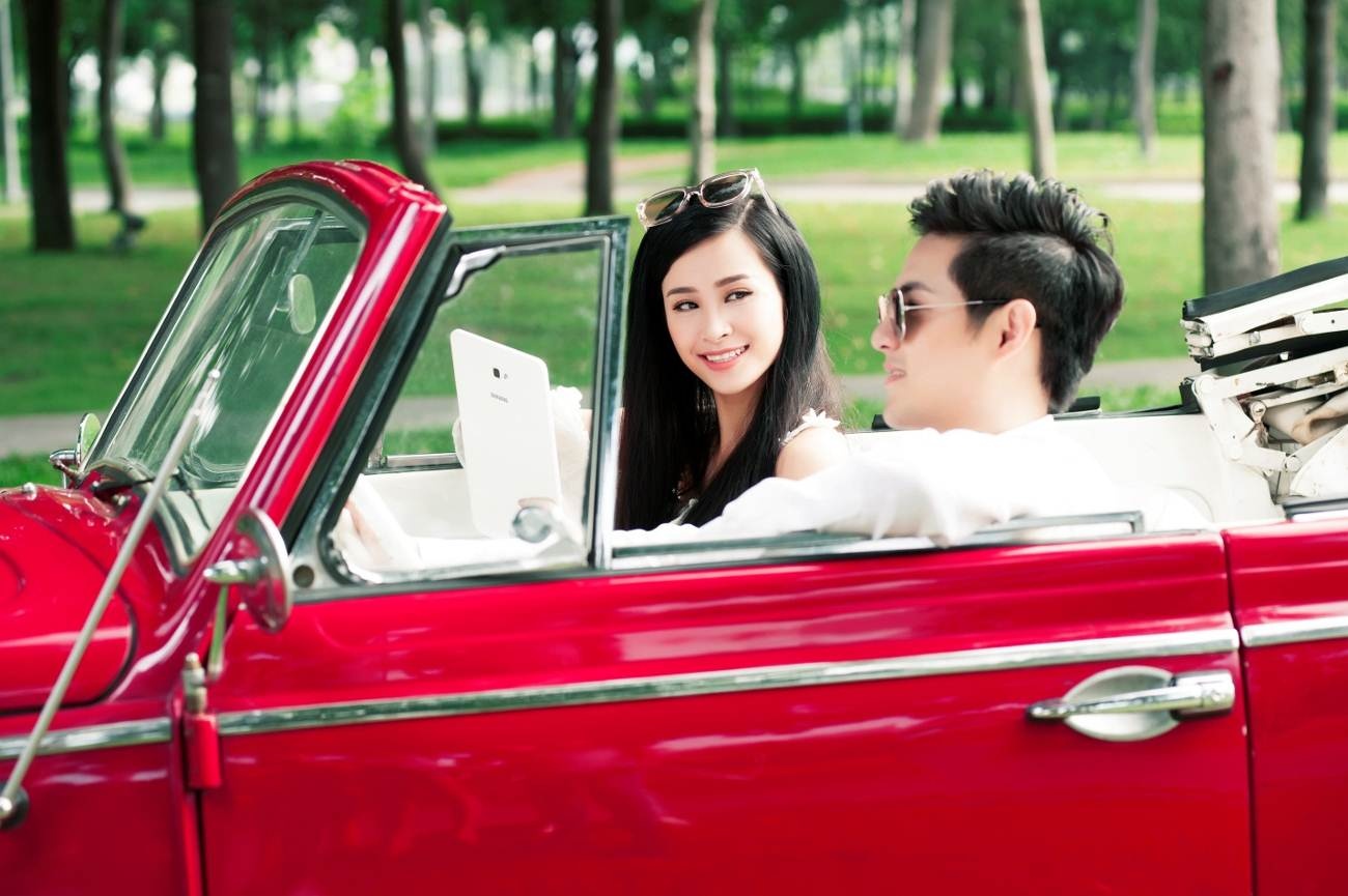 Dong Nhi cung Ong Cao Thang da ngoai ham nong tinh yeu hinh anh