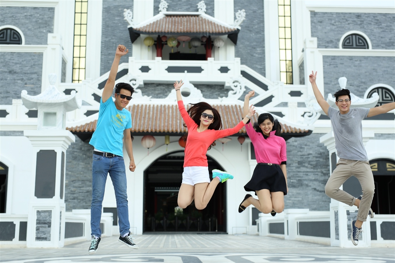 'Dem hoi sac mau chau A' tai Da Nang hut khach du lich hinh anh