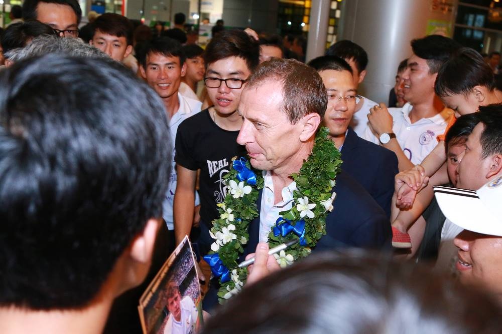 Emilio cua Real Madrid den Viet Nam anh 4