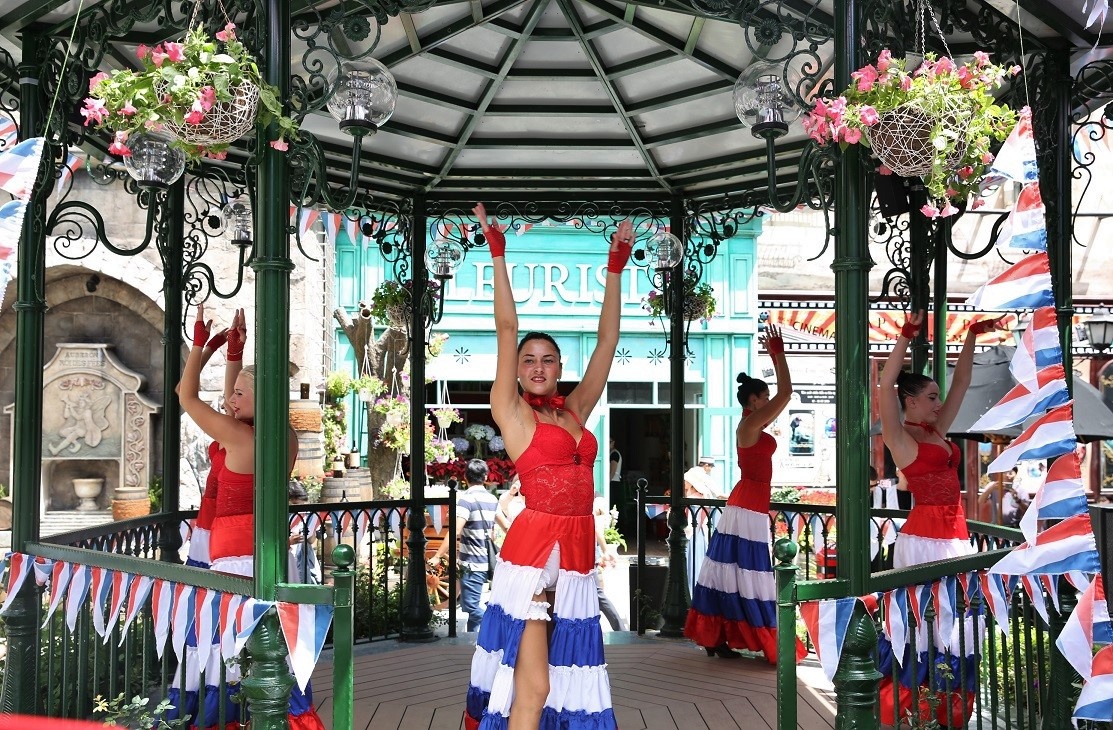 Tan huong nhip song Phap tren dinh Ba Na hinh anh