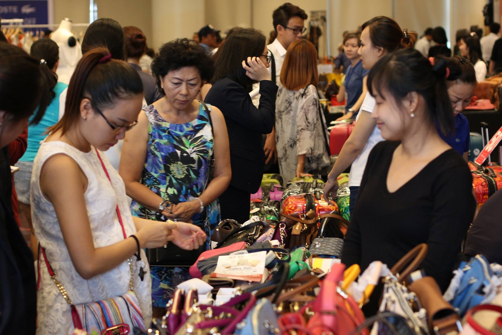 Mua tai kho - bi quyet so huu hang hieu gia mem hinh anh