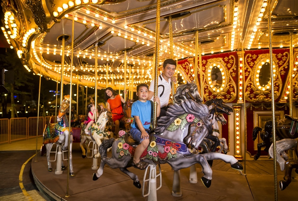 Asia Park tặng quà nhân sinh nhật 2 năm Sun Wheel ảnh 2 Asia Park tang qua nhan sinh nhat 2 nam Sun Wheel anh 2