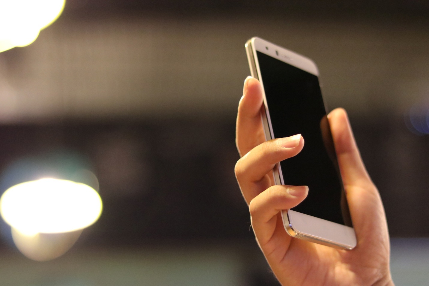 5 uu diem cua S-Mobile T52 tam gia duoi 2 trieu dong hinh anh