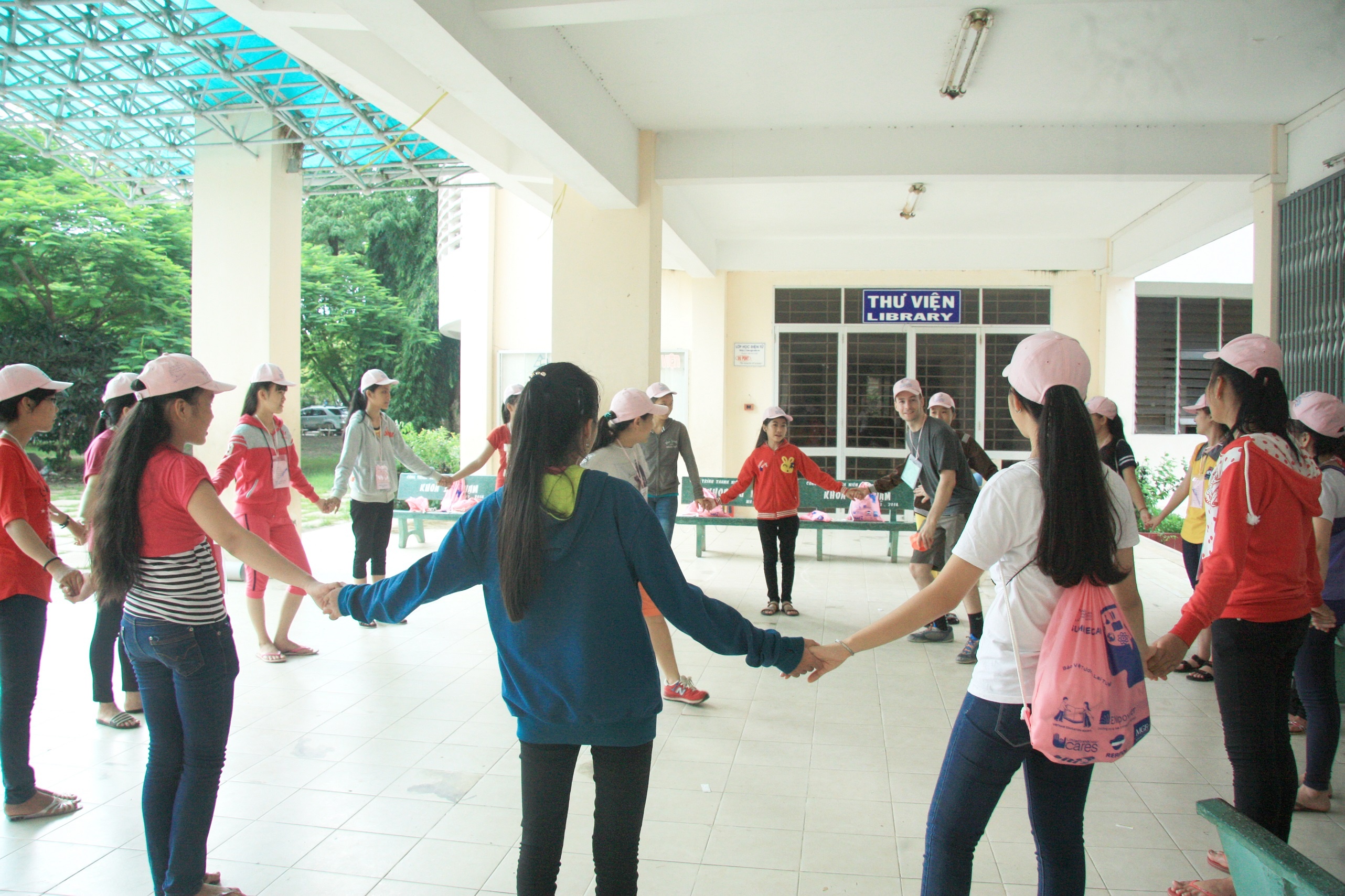 700 be gai hoc cach phat trien ban than anh 1