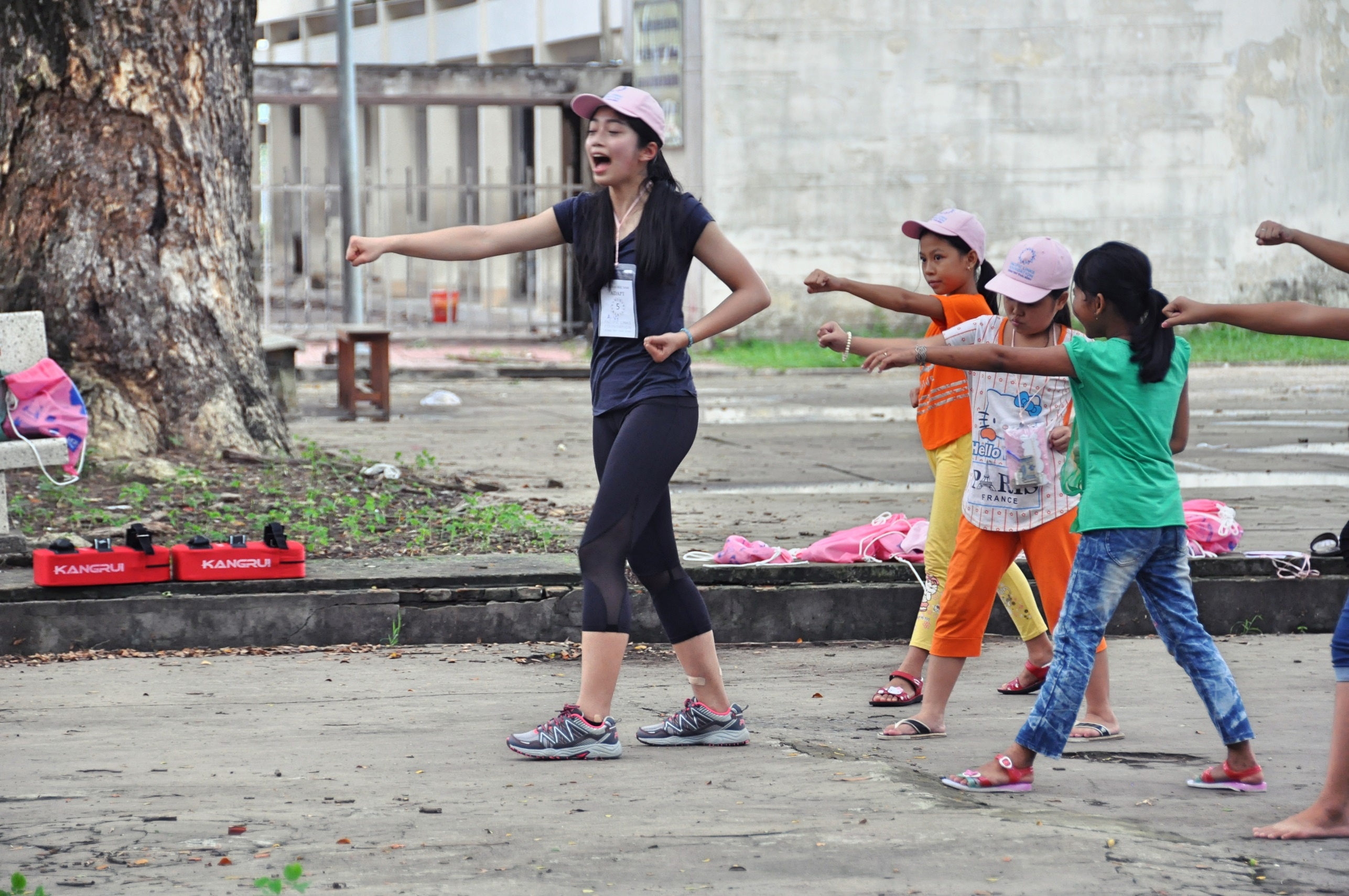 700 be gai hoc cach phat trien ban than anh 3