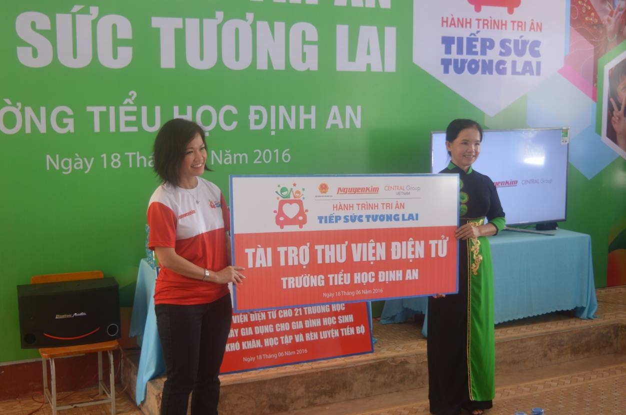 Nguyễn Kim hoạt động vì cộng đồng ảnh 1 Nguyen Kim hoat dong vi cong dong anh 1