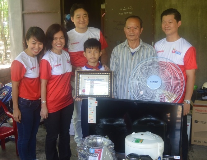 'Hanh trinh tri an - Tiep suc tuong lai' cua Nguyen Kim hinh anh