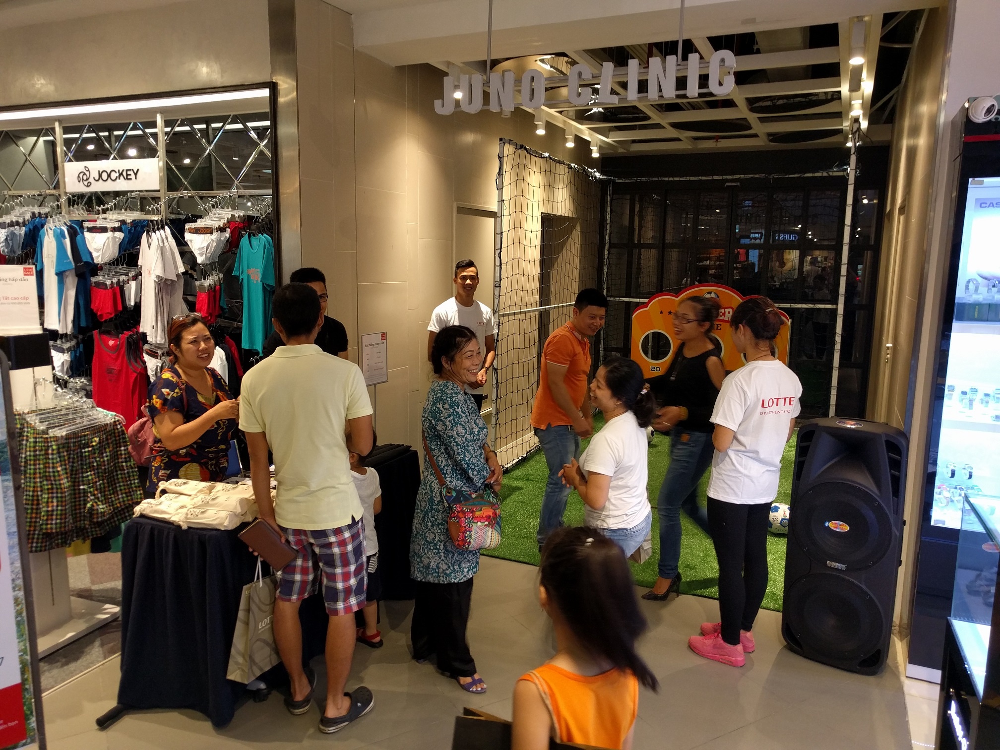 Mua sam tai Lotte anh 2