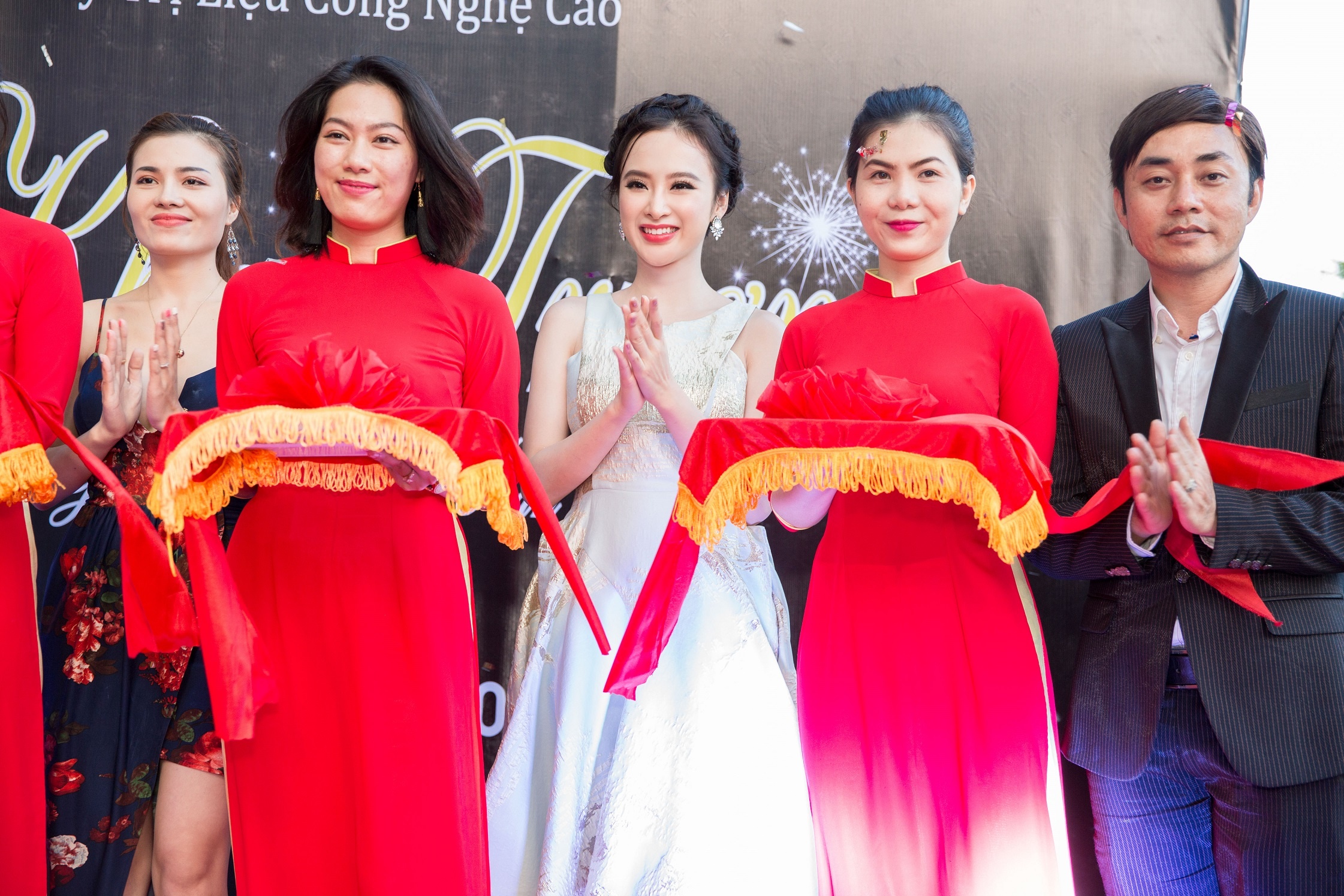 Angela Phương Trinh làm đẹp tại Ocean Beauty ảnh 9 Angela Phuong Trinh lam dep tai Ocean Beauty anh 9