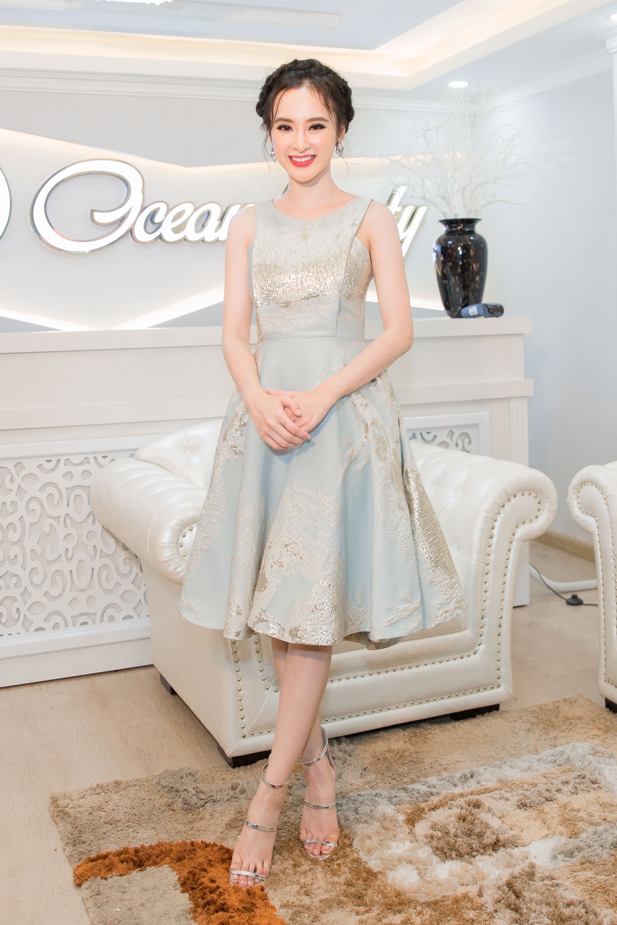 Angela Phương Trinh làm đẹp tại Ocean Beauty ảnh 4 Angela Phuong Trinh lam dep tai Ocean Beauty anh 4