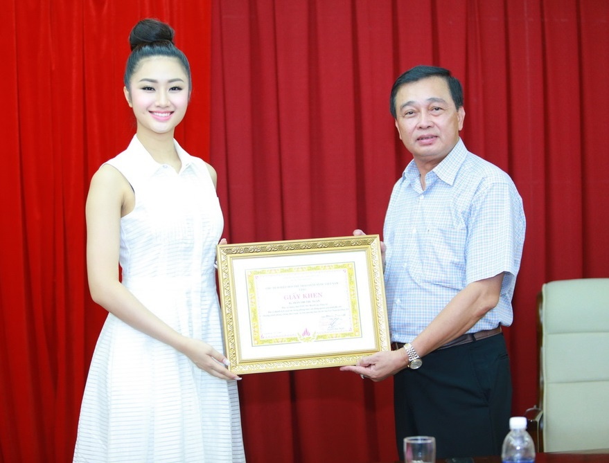 Dong gop cua YWLIN cho chuong trinh chong duoi nuoc tre em hinh anh