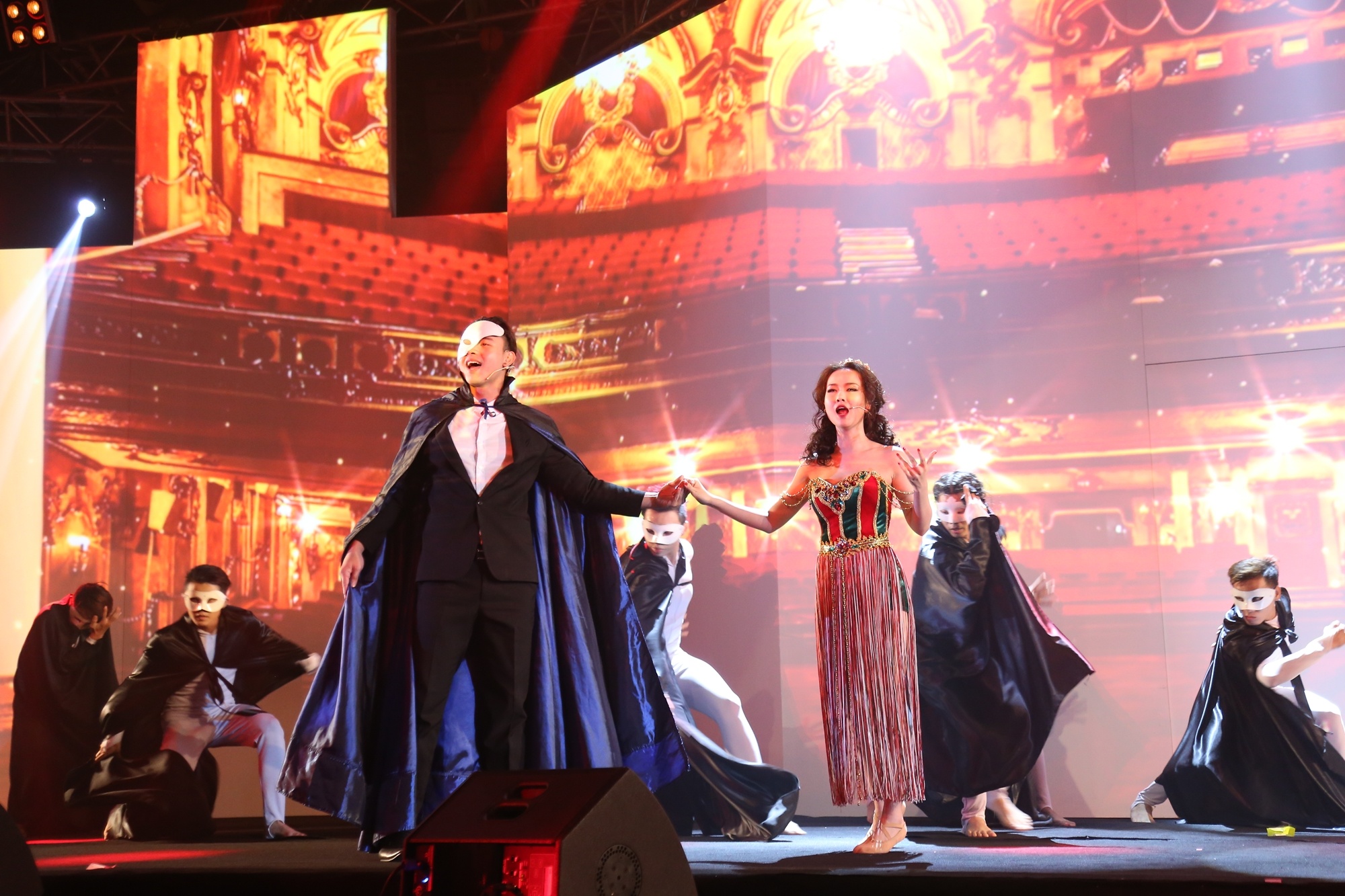 Dan sao Vpop hoi tu tai su kien giai tri Cocobay Experience hinh anh