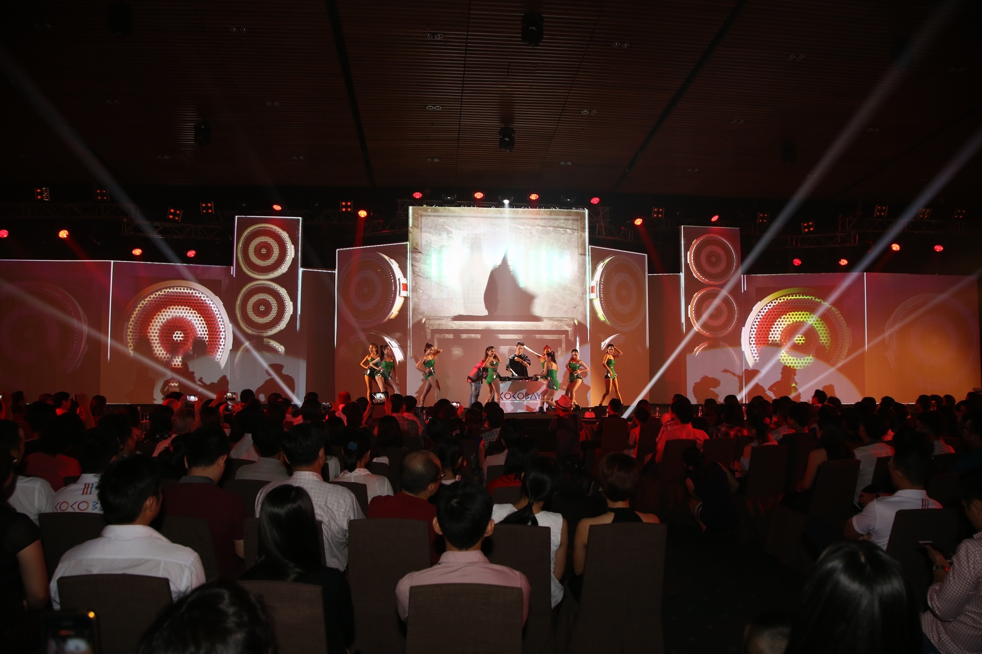 su kien giai tri Cocobay Experience anh 4