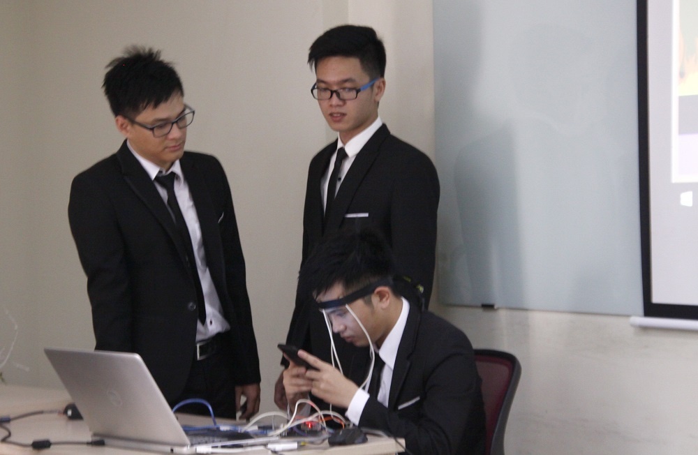 Sinh vien Viet phat trien phan mem do ket qua song dien nao hinh anh