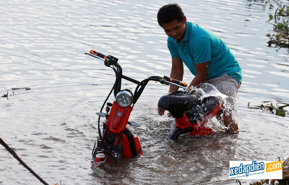 Xe dien chong nuoc gia re tai Ha Noi hinh anh