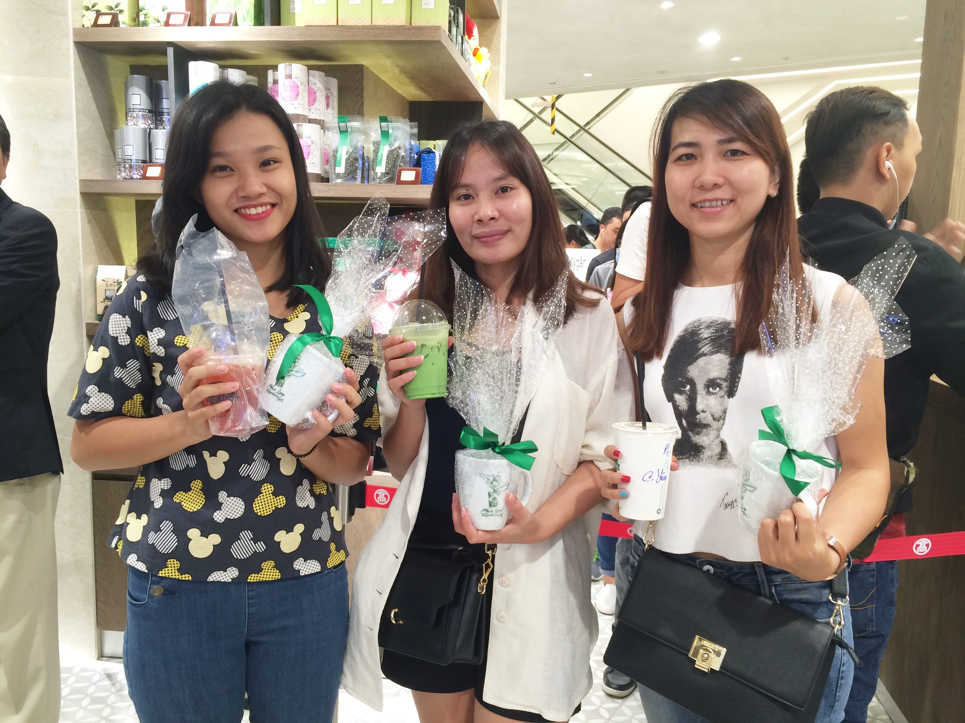 Thuong thuc Phuc Long tai TTTM dang cap Takashimaya hinh anh