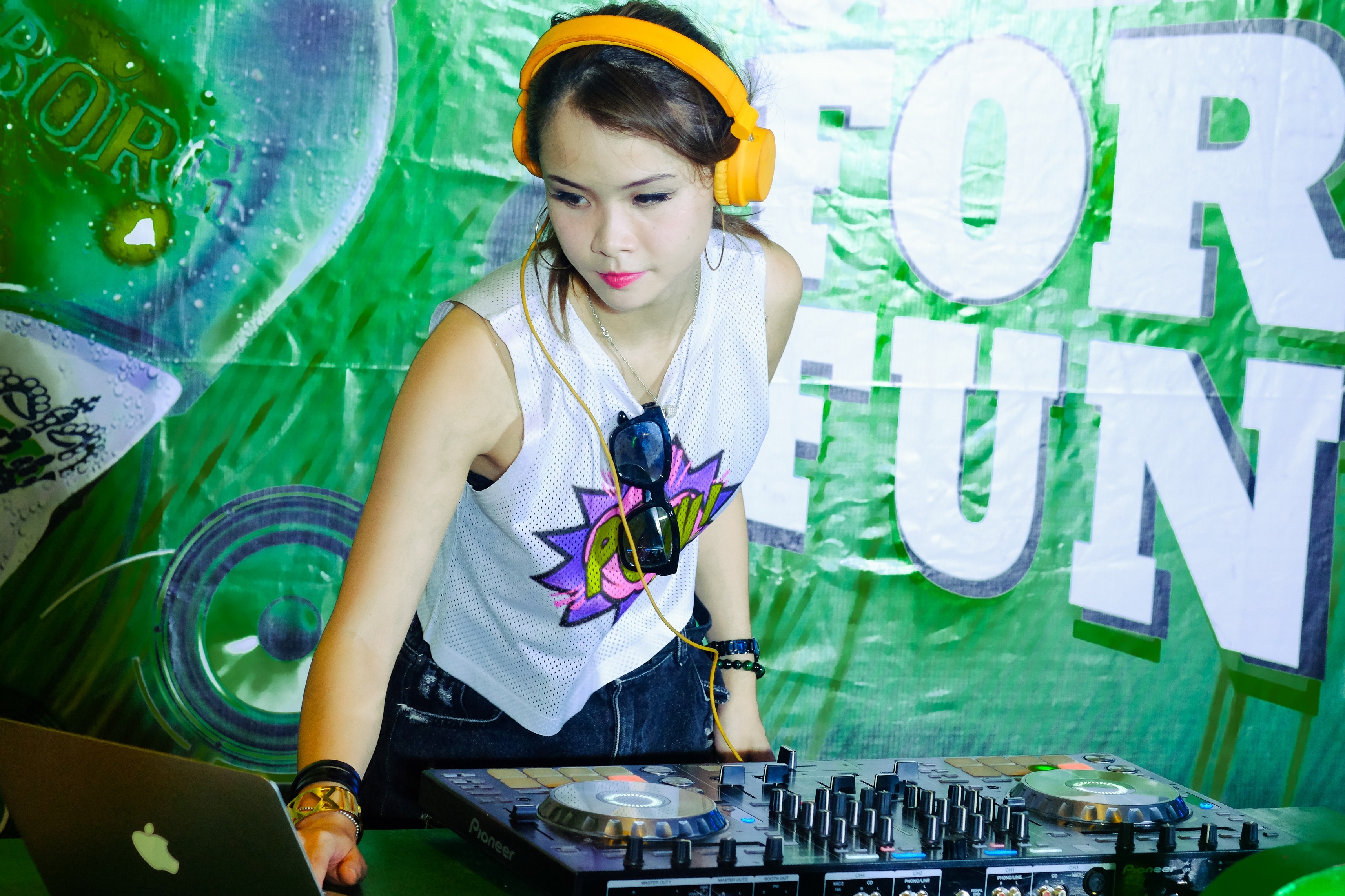 hoa khôi Wushu Trà My làm DJ ảnh 1 hoa khoi Wushu Tra My lam DJ anh 1