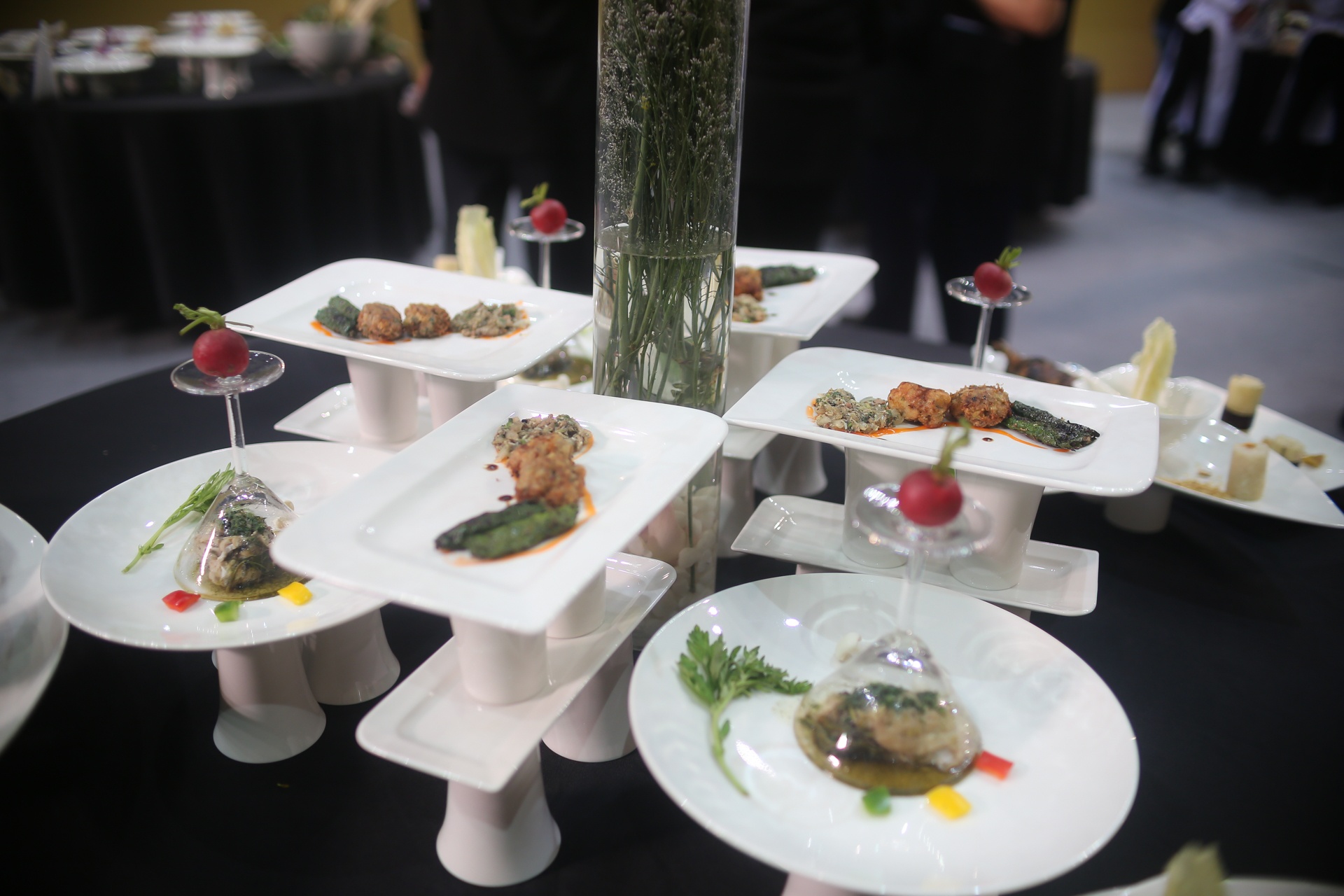 Huong rung - vi bien giao thoa tai so tuyen Chiec thia vang hinh anh