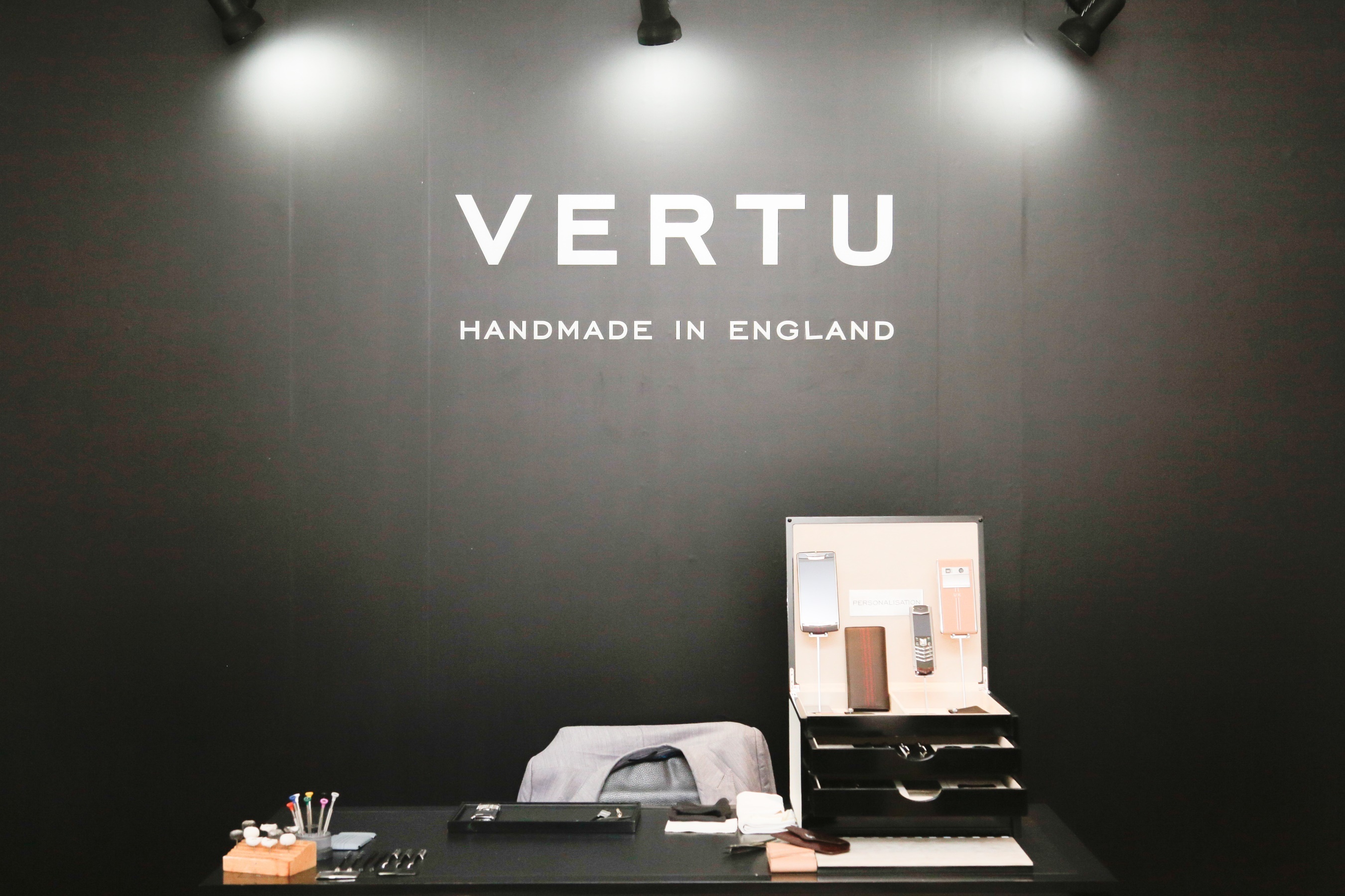 Vertu ra mắt phiên bản Việt ảnh 1 Vertu ra mat phien ban Viet anh 1