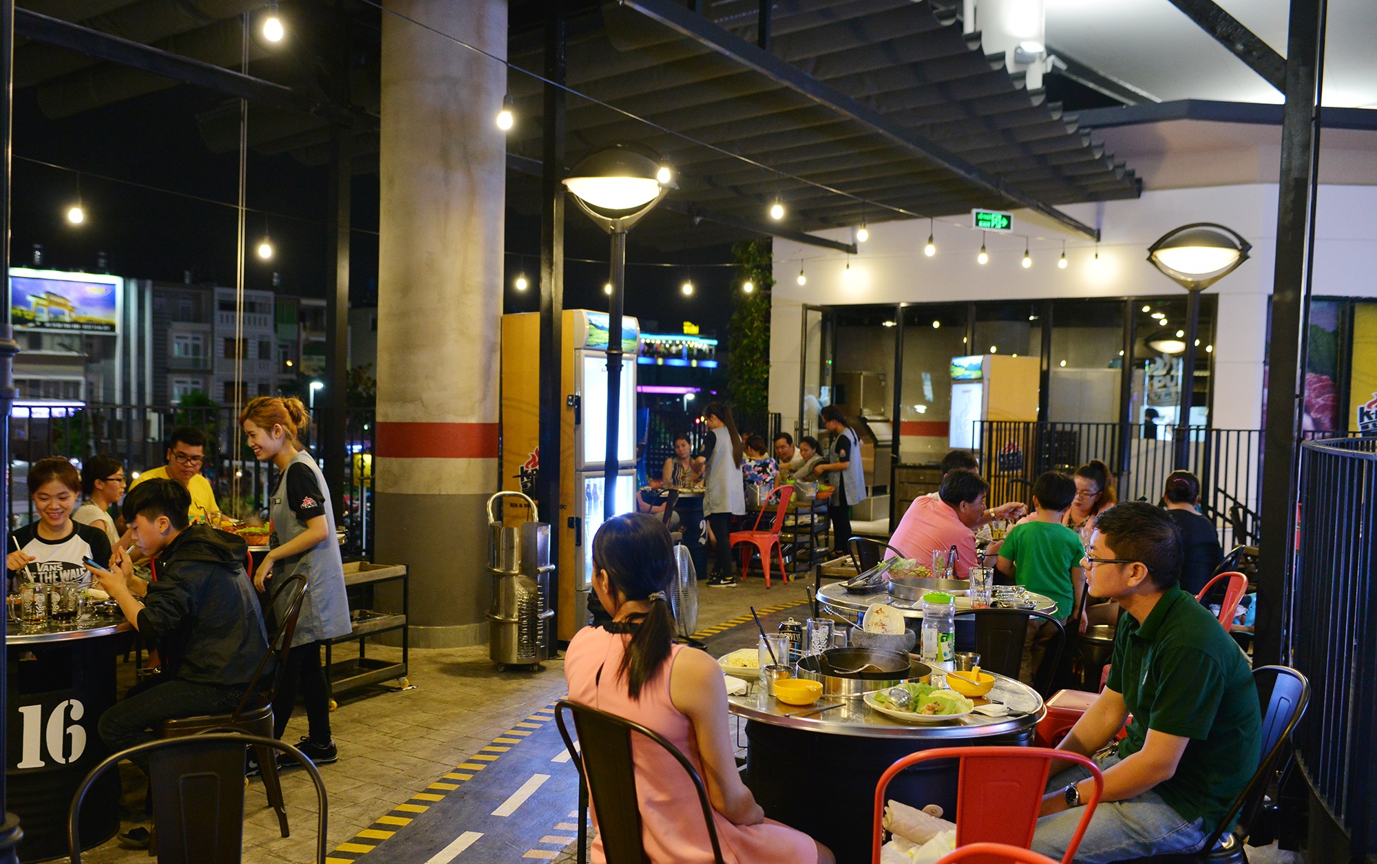 chuoi nha hang Goden gate tai Aeon mall Binh Tan anh 7