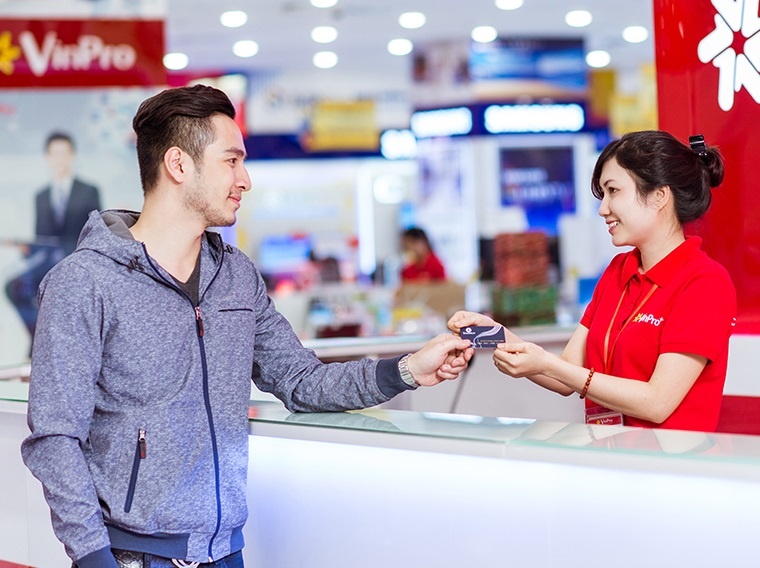 Co hoi trung xe Camry 2.5 khi dung Vingroup Card hinh anh