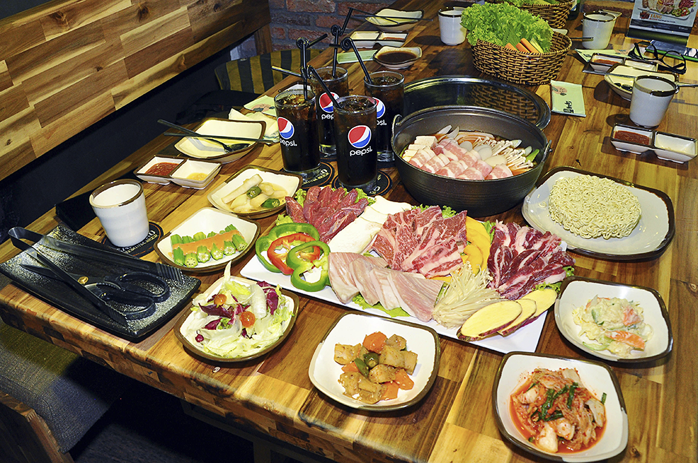 Thuong thuc thit nuong dam vi Han tai AEON Mall Binh Tan hinh anh