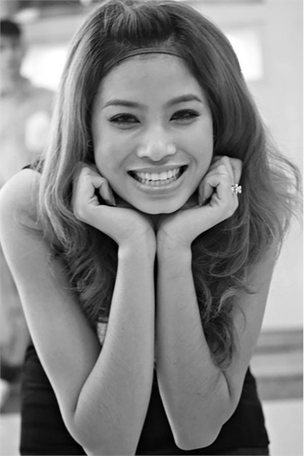 hoa hau Hoan vu Pham Huong ngay ay anh 1