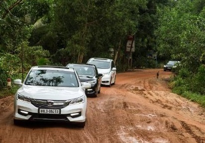 Honda Accord chay 100 km tieu hao 6,3 lit xang hinh anh