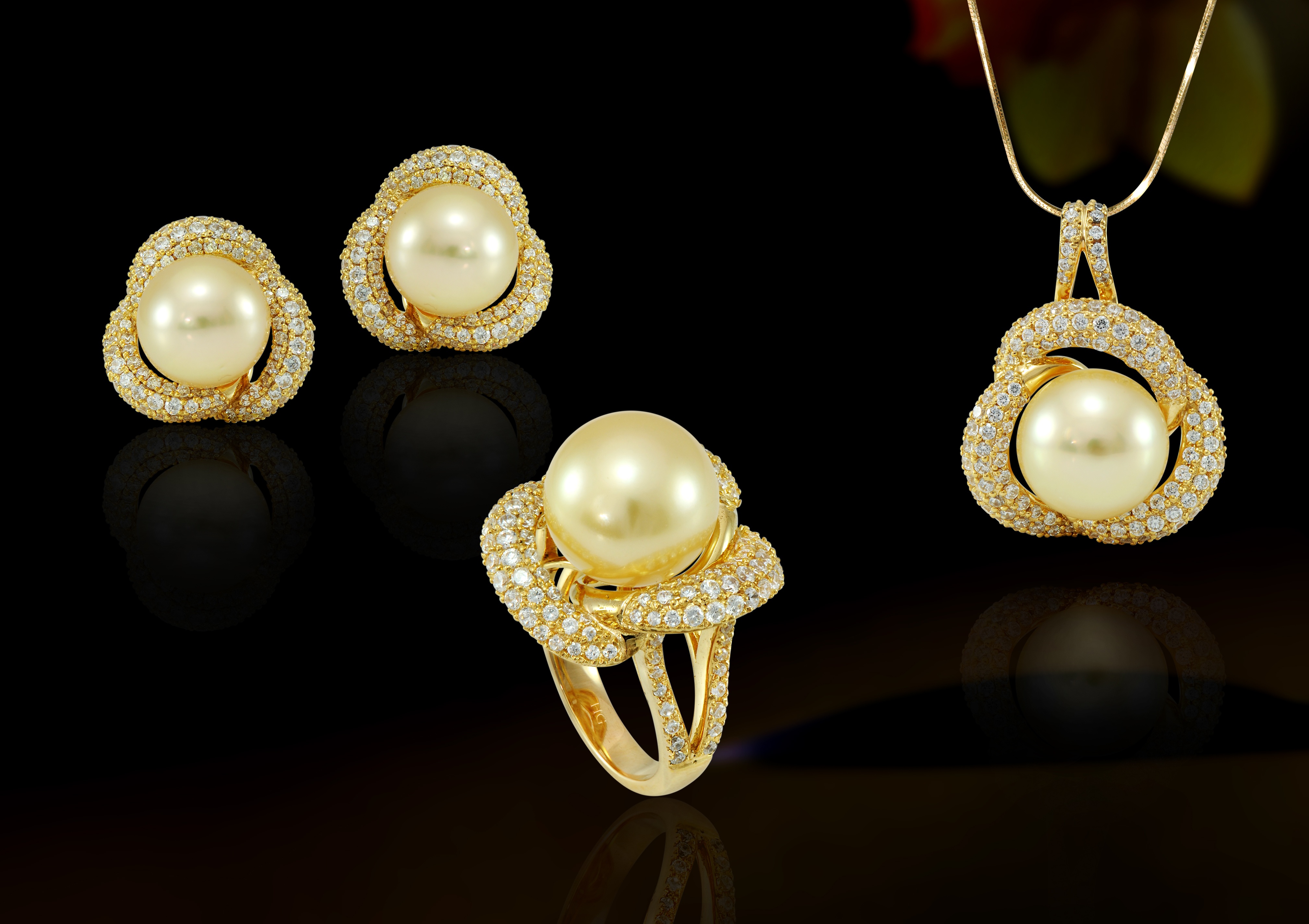 mua trang sức ngọc trai Hoàng Gia Pearl ảnh 3 mua trang suc ngoc trai Hoang Gia Pearl anh 3
