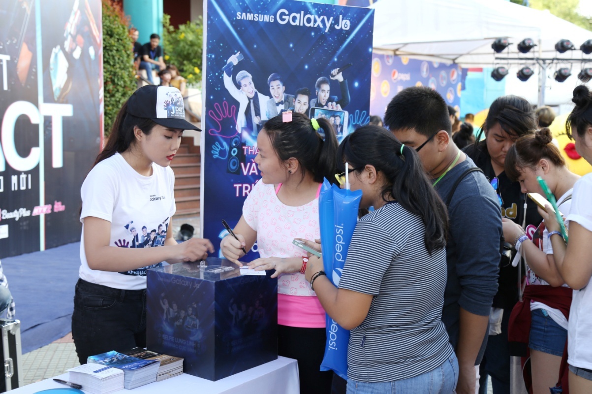 Samsung Galaxy J5 2016 anh 4