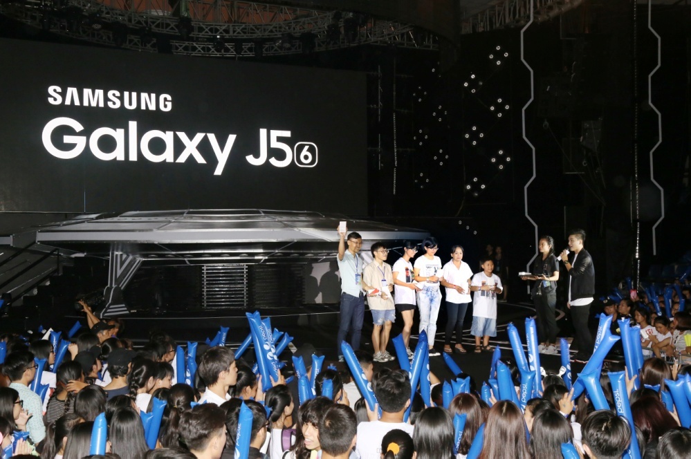 Samsung Galaxy J5 2016 anh 7